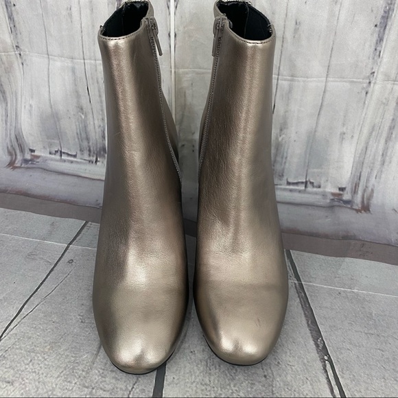 Preston & York Size 7.5M Olina Metallic Leather Chain Heel Chelsea Booties Zip - Picture 4 of 12